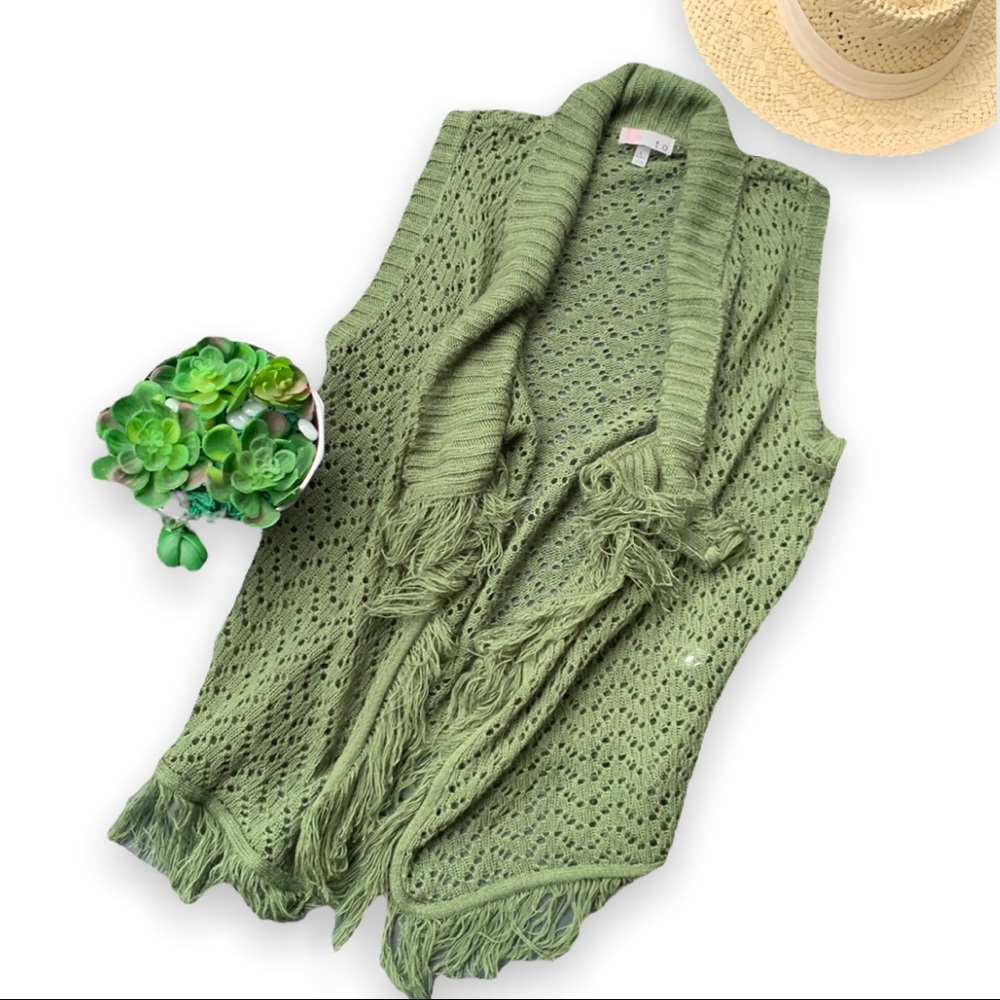 Olive green knitted vest sweater women’s size L